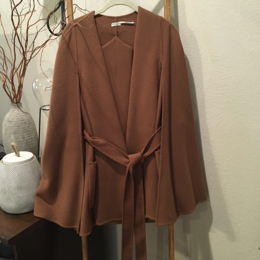 Leon Max Cape